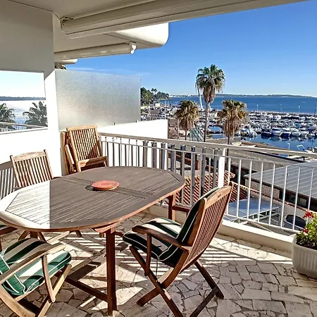Ferienhaus Henri Camille Agency - Le Cap - 2 Bedrooms Sea View *